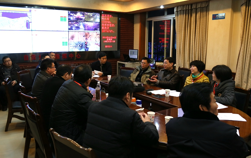 劉永湘市長(zhǎng)檢查燈會(huì)應(yīng)對(duì)高峰期工作