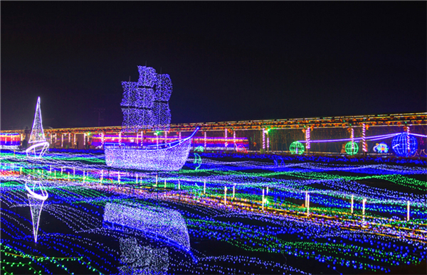 臨海東塍燈光展火樹(shù)銀花綿延5公里